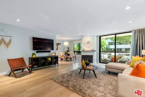851 N Kings Rd #104, West Hollywood, CA 90069