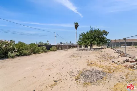 25497 Eaton St, Barstow, CA 92311 photo 38