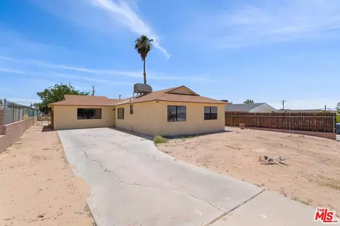 25497 Eaton St, Barstow, CA 92311 photo 5