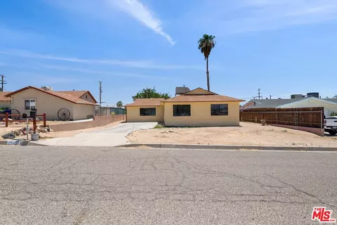 25497 Eaton St, Barstow, CA 92311 photo 3
