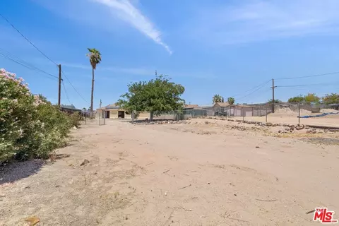 25497 Eaton St, Barstow, CA 92311 photo 37