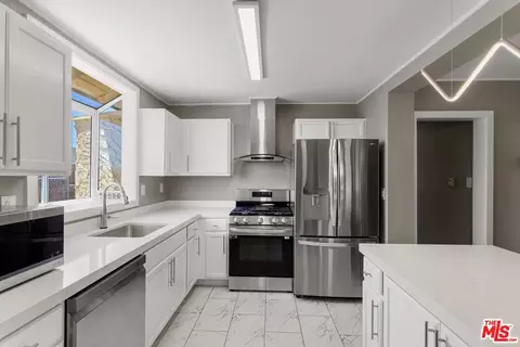 25497 Eaton St, Barstow, CA 92311