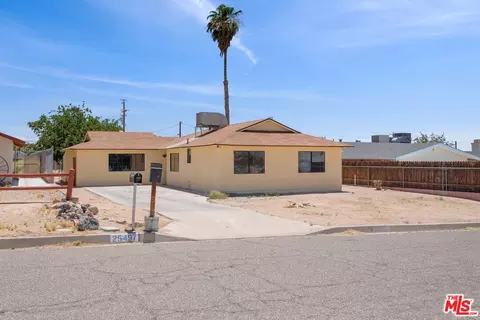 25497 Eaton St, Barstow, CA 92311 photo 4
