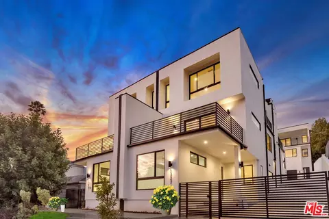 6327 Primrose Ave, Los Angeles, CA 90068