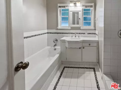 650 Corwin Ave, Glendale, CA 91206 photo 15