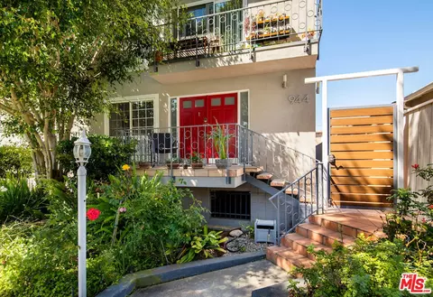 944 11th St #1, Santa Monica, CA 90403