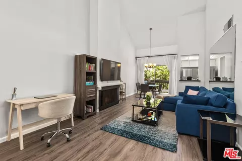 8307 Summertime Ln, Culver City, CA 90230