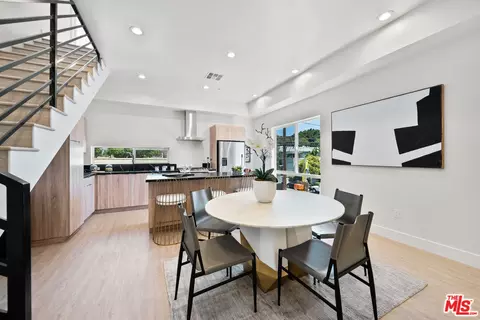 3819 Moore St, Los Angeles, CA 90066