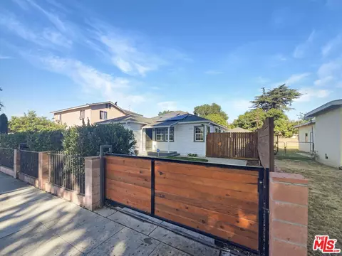 11041 Linden St, Lynwood, CA 90262