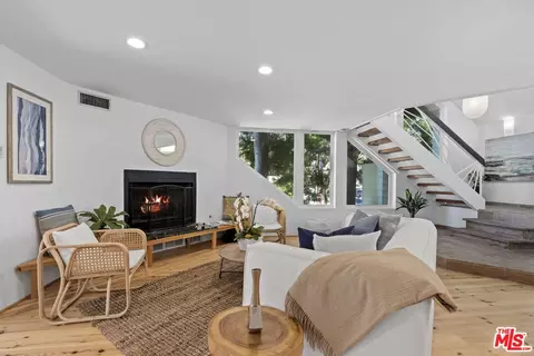 1015 17th St #1, Santa Monica, CA 90403