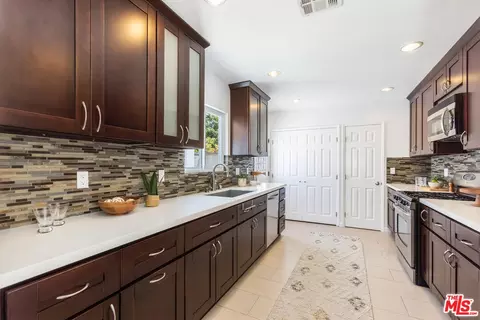 1209 E Walnut Ave, El Segundo, CA 90245 photo 9