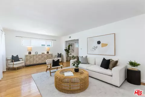 1209 E Walnut Ave, El Segundo, CA 90245 photo 2