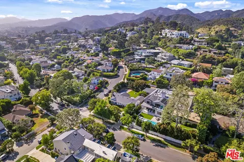 14637 Bestor Blvd, Pacific Palisades, CA 90272