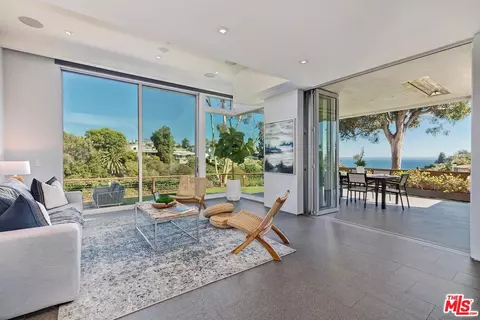 542 Bienveneda Ave, Pacific Palisades, CA 90272