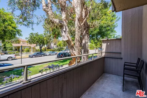 1013 10th St #1, Santa Monica, CA 90403