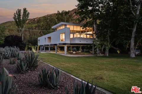 30047 Mulholland Hwy, Agoura Hills, CA 91301