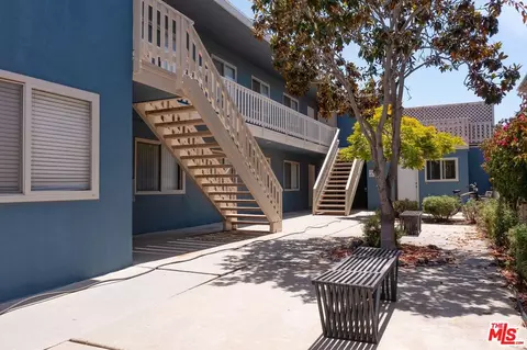 5200 W Wooley Rd, Oxnard, CA 93035