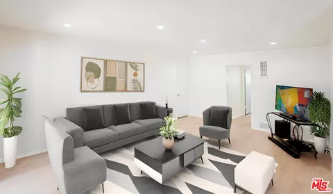 933 11th St #12, Santa Monica, CA 90403