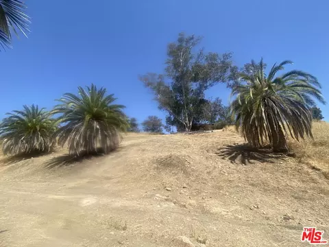 2 Morberg St, Lake Elsinore, CA 92530