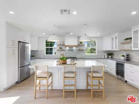 2232 E Jackson Ave, Orange, CA 92867 photo 2
