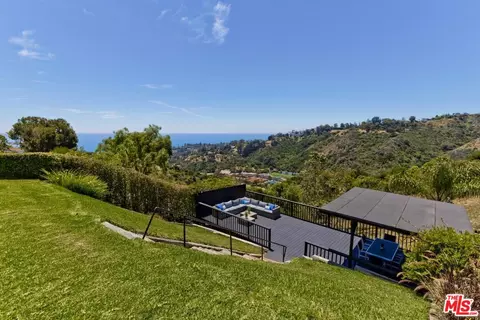 823 Enchanted Way, Pacific Palisades, CA 90272