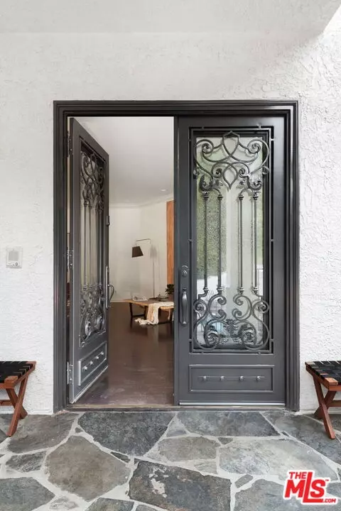 Undisclosed, Los Angeles, CA 90068