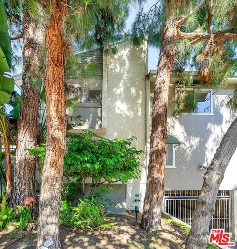 944 Palm Ave #1, West Hollywood, CA 90069