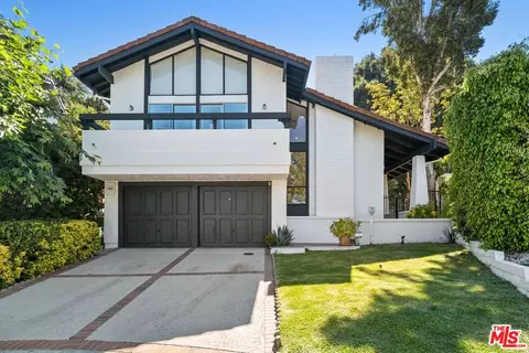 10300 Clusterberry Ct, Los Angeles, CA 90077