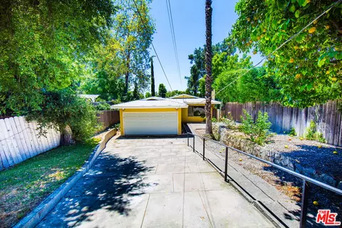 76 E Palm St, Altadena, CA 91001 photo 2