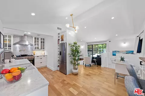 2020 Rosilla Pl, Los Angeles, CA 90046