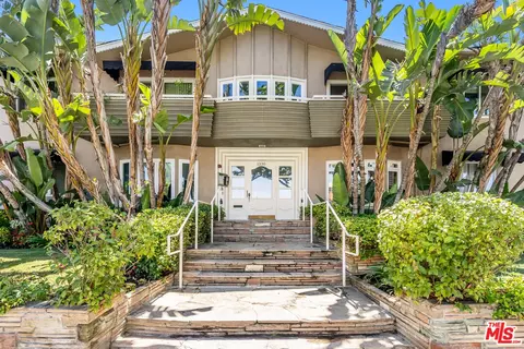 1330 N Crescent Heights Blvd #3, West Hollywood, CA 90046