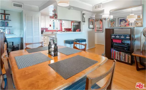 1517 E Garfield Ave #112, Glendale, CA 91205