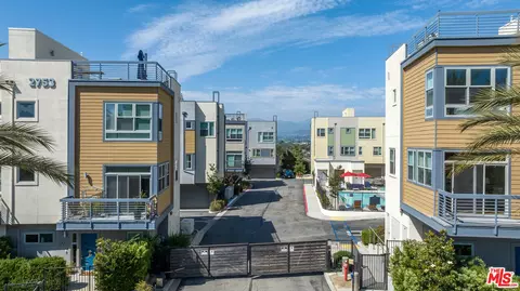 2753 Waverly Dr #1101, Los Angeles, CA 90039