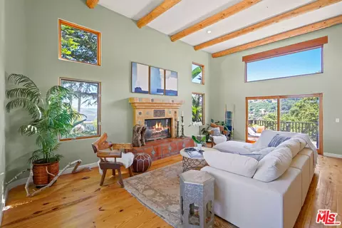 20626 Medley Ln, Topanga, CA 90290