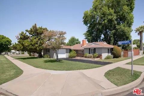 17401 Hemmingway St, Northridge, CA 91325