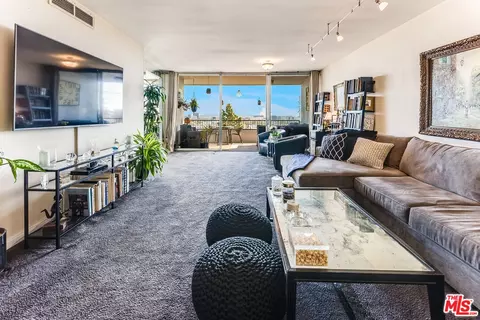1100 Alta Loma Rd #707, West Hollywood, CA 90069