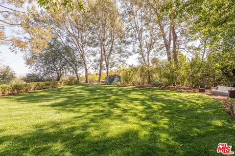 3732 Sapphire Dr, Encino, CA 91436