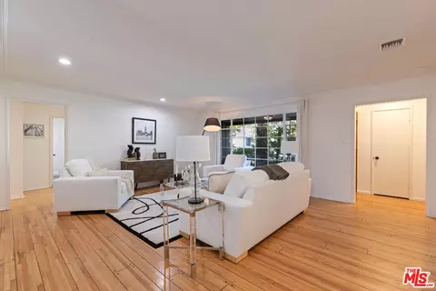 11600 Canton Pl, Studio City, CA 91604 photo 3