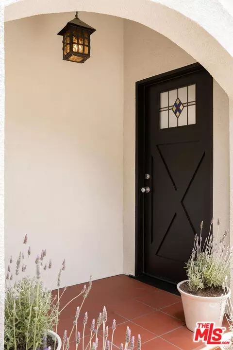 1341 N Benton Way, Los Angeles, CA 90026