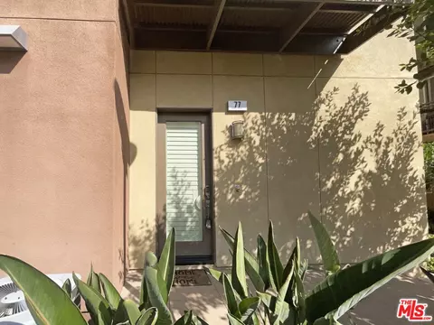 77 Waldorf, Irvine, CA 92612