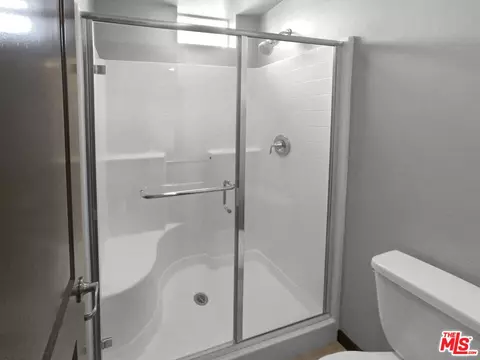 77 Waldorf, Irvine, CA 92612 photo 18