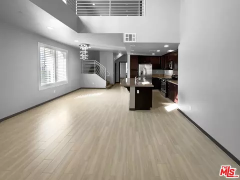77 Waldorf, Irvine, CA 92612 photo 3