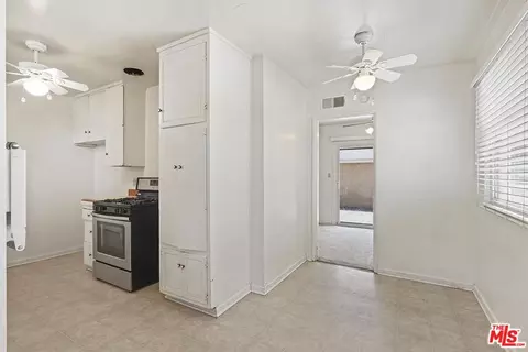 7000 Bothwell Rd, Reseda, CA 91335 photo 8