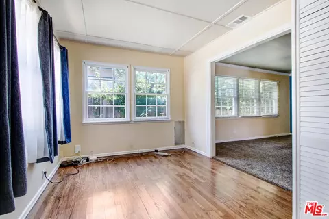 10619 Las Lunitas Ave, Tujunga, CA 91042 photo 2