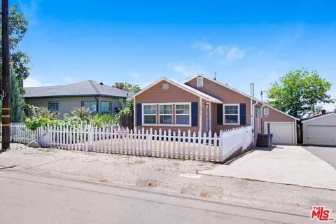 10619 Las Lunitas Ave, Tujunga, CA 91042