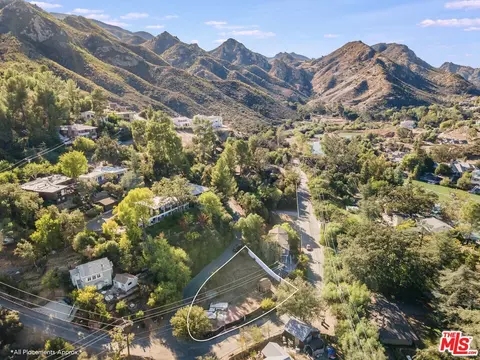 29206 Crags Dr, Agoura, CA 91301