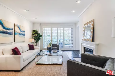 12218 Montana Ave #208, Los Angeles, CA 90049