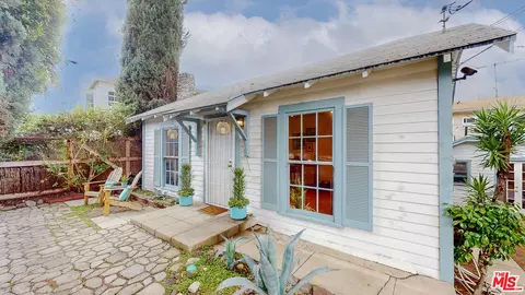 2125 N Commonwealth Ave, Los Angeles, CA 90027