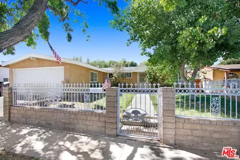 19036 Delight St, Canyon Country, CA 91351