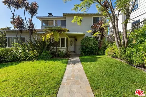 10704 Ashton Ave, Los Angeles, CA 90024